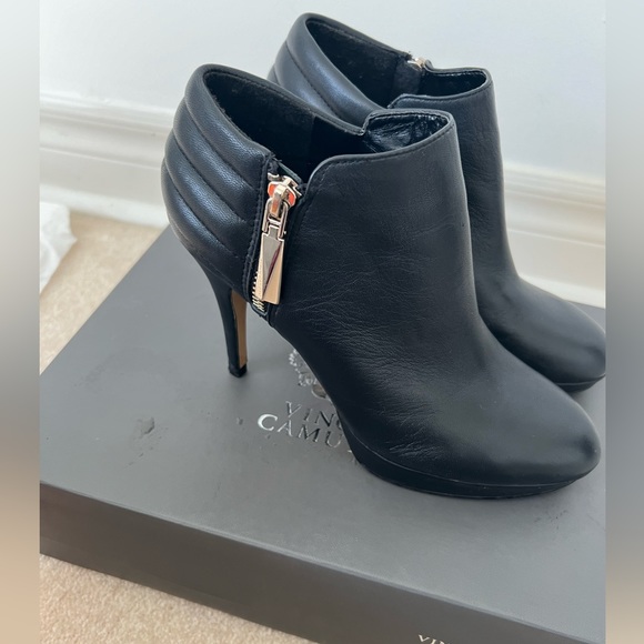 Vince Camuto Ankle Boots - Picture 3 of 6